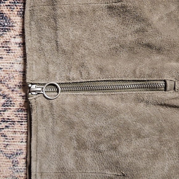 Blank NYC Suede Mini Skirt in French Grey - Picture 9 of 11